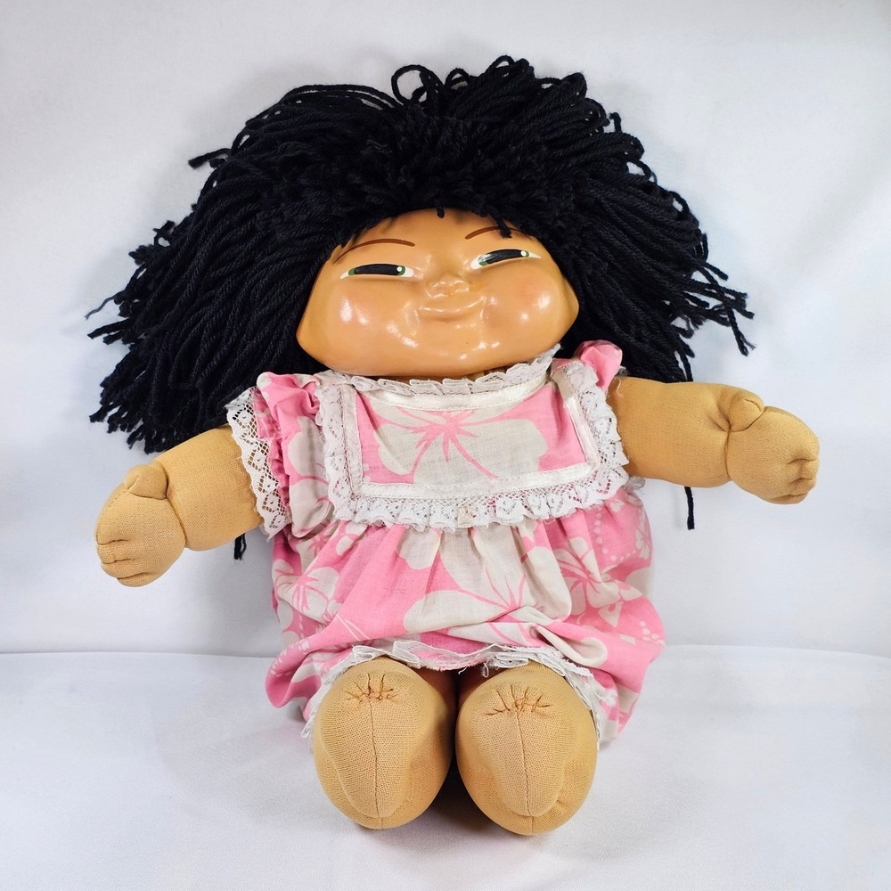 Vintage 16" Hawaiian Taro Patch Doll Black Yarn Hair Pink Hibiscus Dress 80s